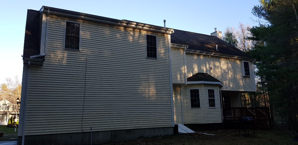 Before and After of Cleaning Vinyl Siding in Lakeville, MA